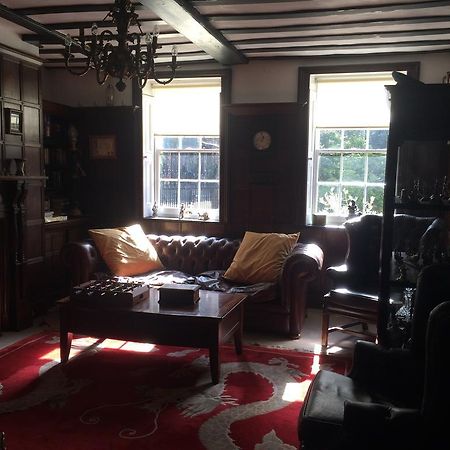 Harmondsworth Hall Guest House ウェストドライトン エクステリア 写真