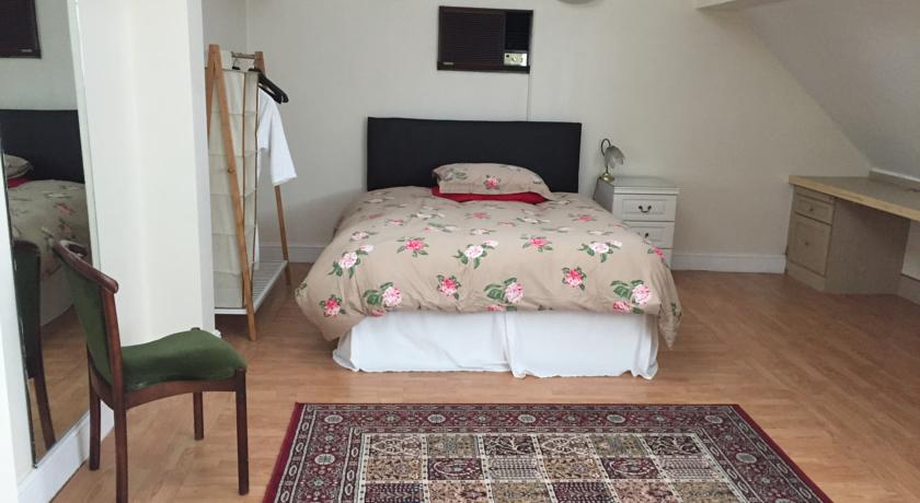 Harmondsworth Hall Guest House ウェストドライトン 部屋 写真