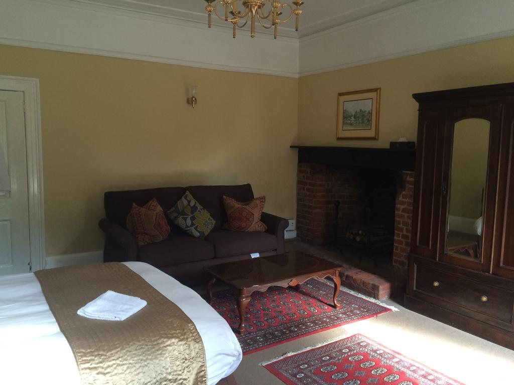 Harmondsworth Hall Guest House ウェストドライトン 部屋 写真