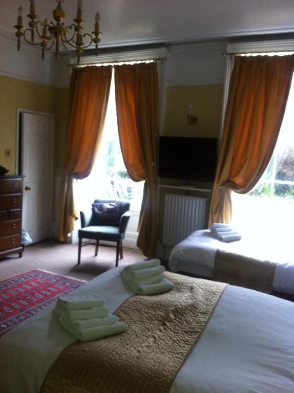 Harmondsworth Hall Guest House ウェストドライトン 部屋 写真