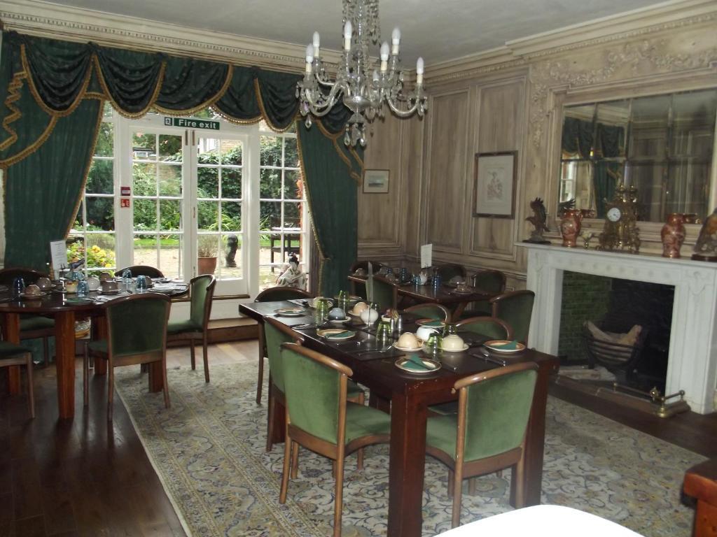 Harmondsworth Hall Guest House ウェストドライトン エクステリア 写真