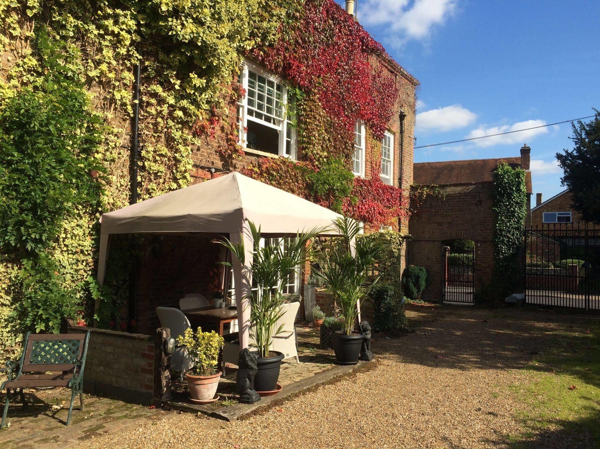 Harmondsworth Hall Guest House ウェストドライトン エクステリア 写真